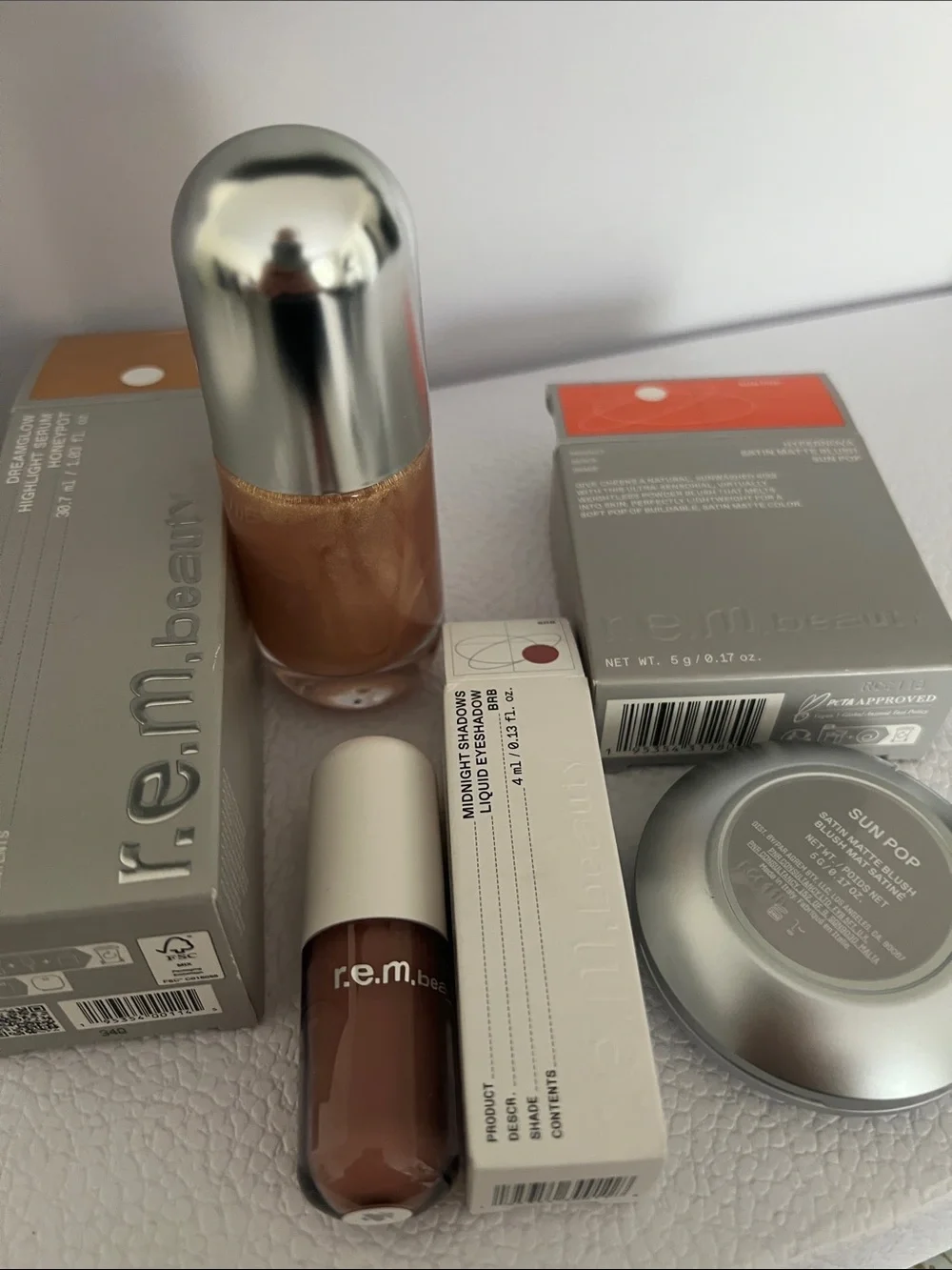 R.E.M. bundle : Dreamglow highlight serum - Liquid eyeshadow - Matte Blush